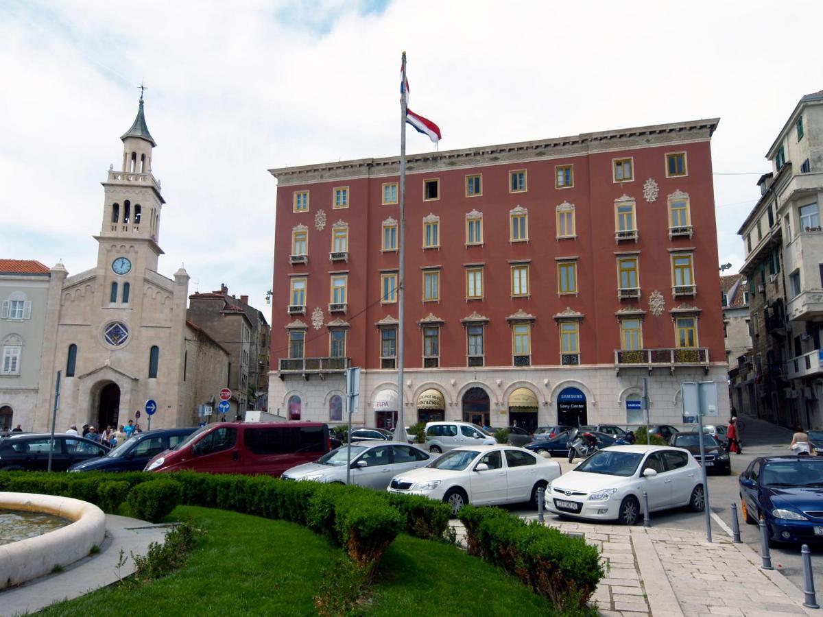 Famous Promenade Riva Apartment Split Buitenkant foto