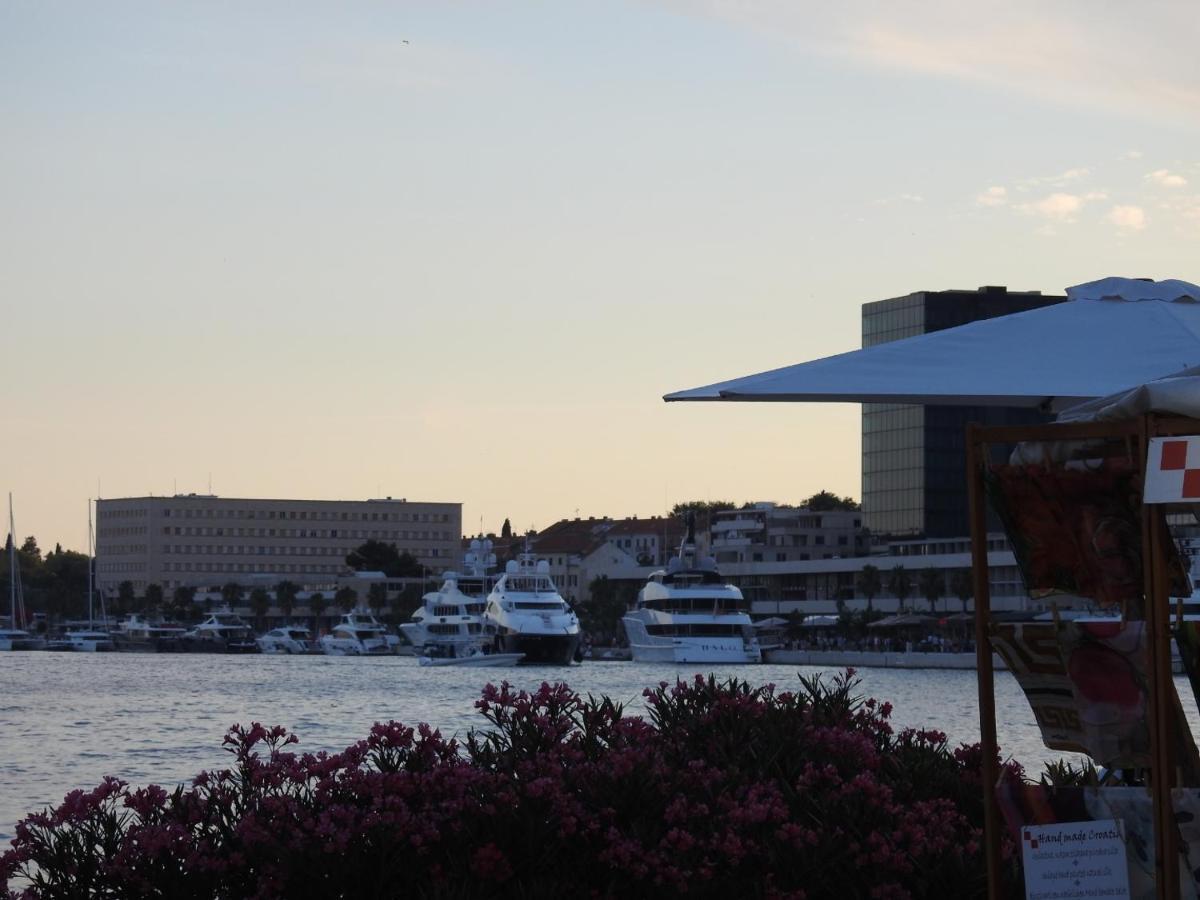 Famous Promenade Riva Apartment Split Buitenkant foto